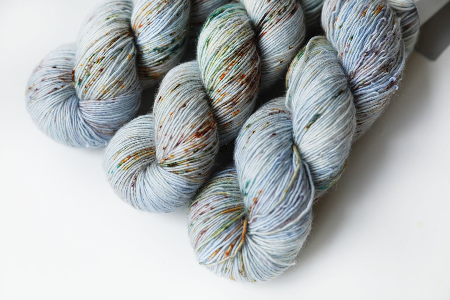 Merino Single Smoke colour detail