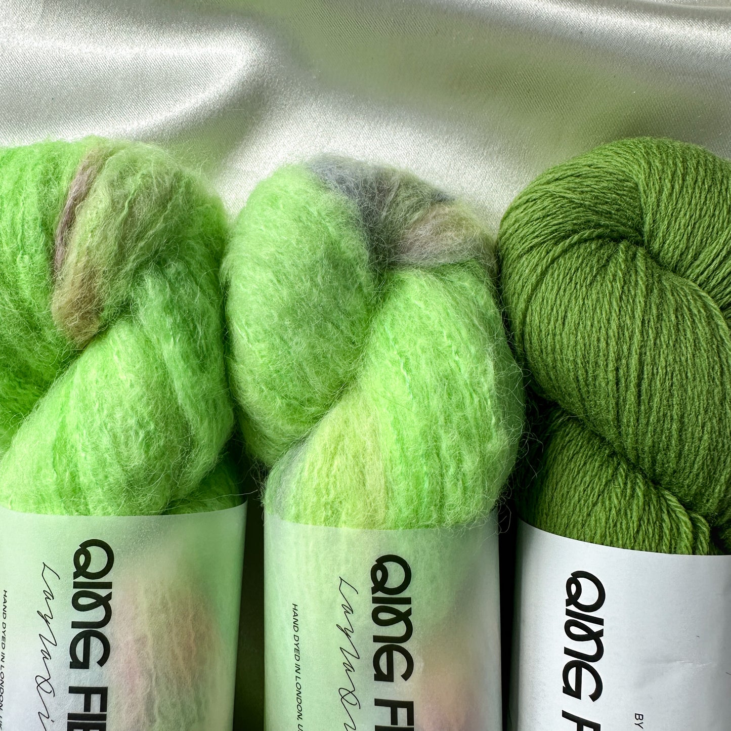 Drea Renee Knits Velvet Mirror Cowl Kit - Parakeet & Praying Mantis