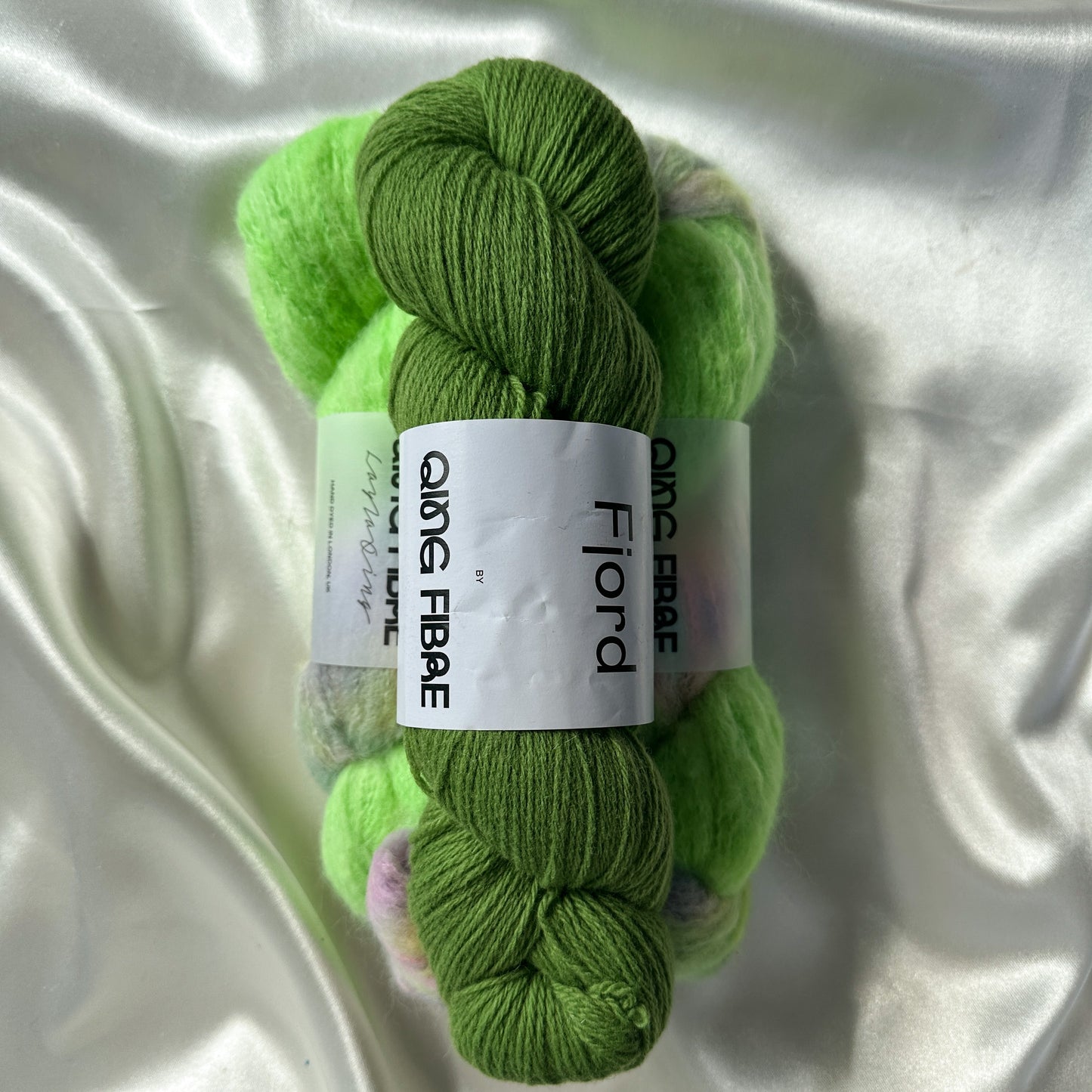 Drea Renee Knits Velvet Mirror Cowl Kit - Parakeet & Praying Mantis
