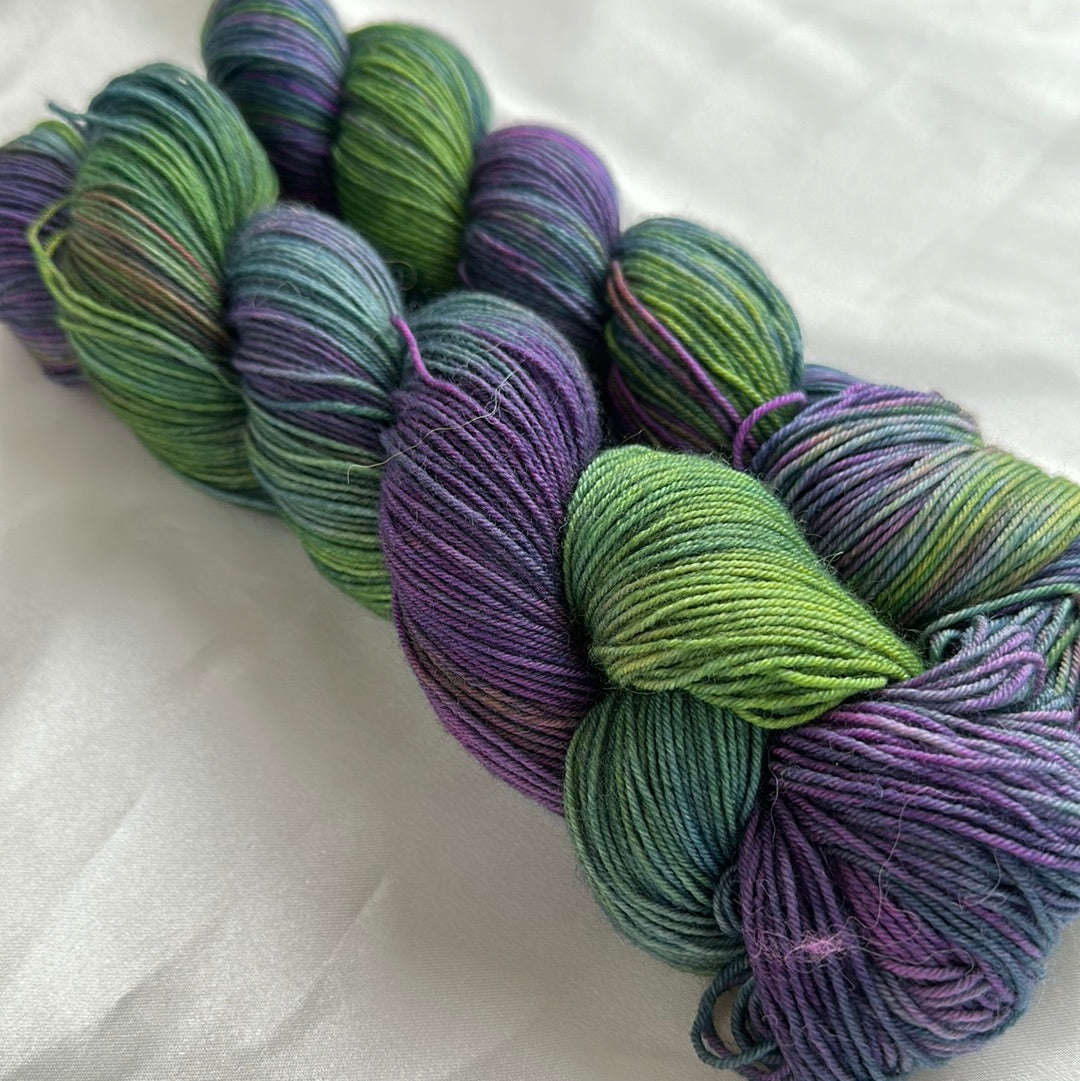 Dashing Fingering - Gremlin Glaze