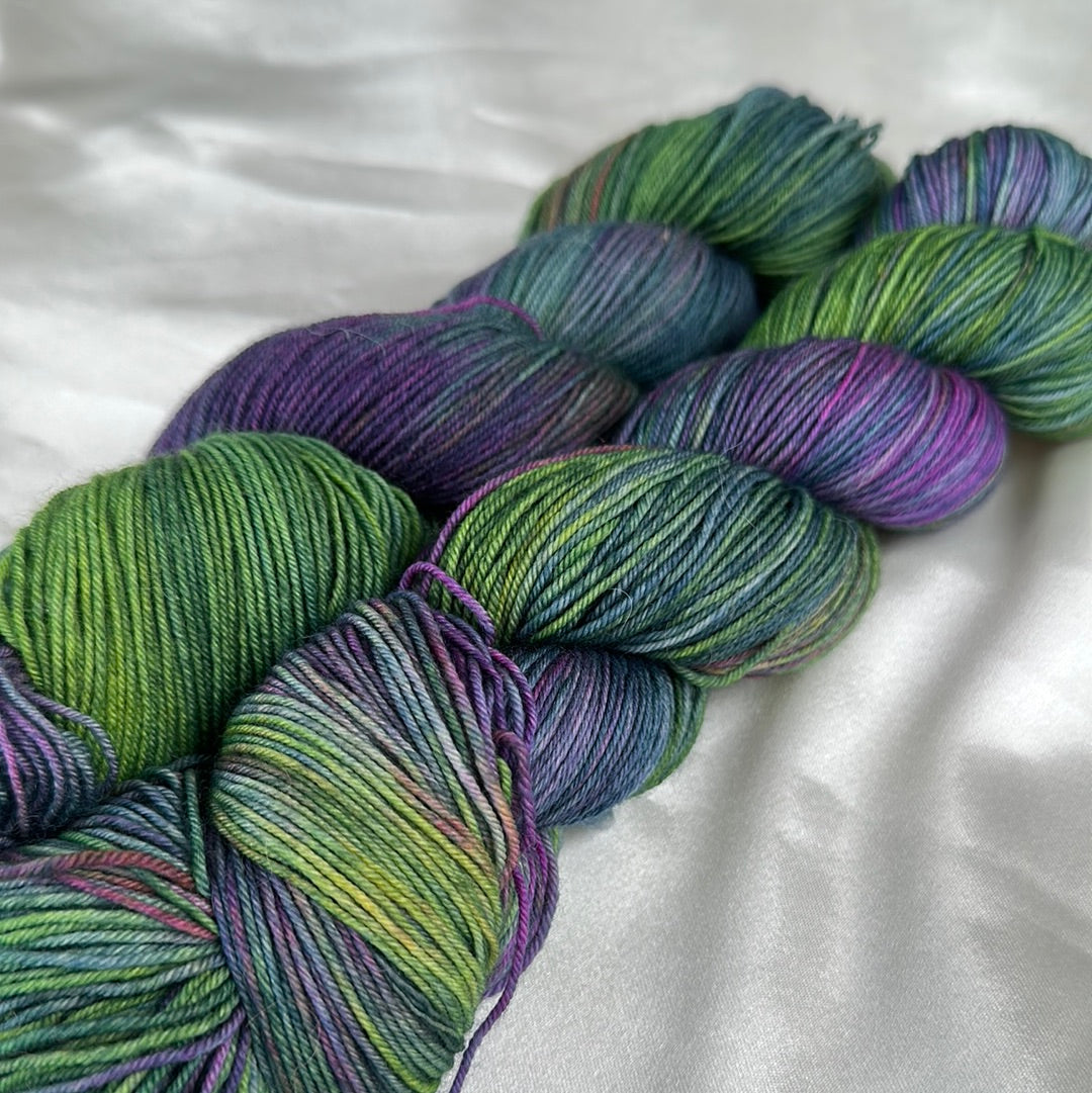 Dashing Fingering - Gremlin Glaze