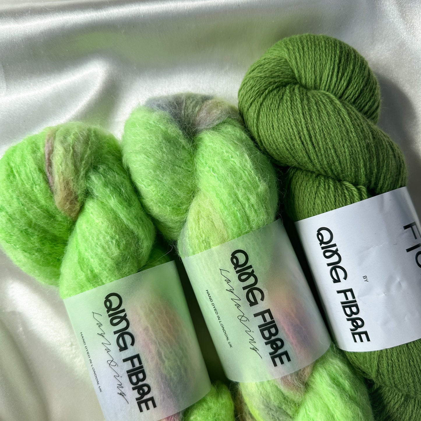 Drea Renee Knits Velvet Mirror Cowl Kit - Parakeet & Praying Mantis
