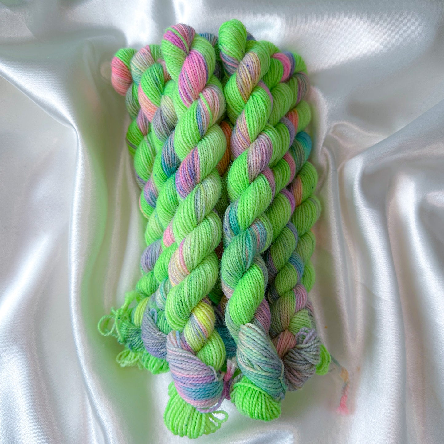 High Twist BFL Mini - Praying Mantis