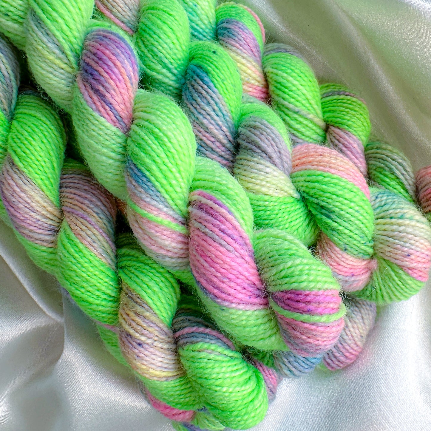 High Twist BFL Mini - Praying Mantis