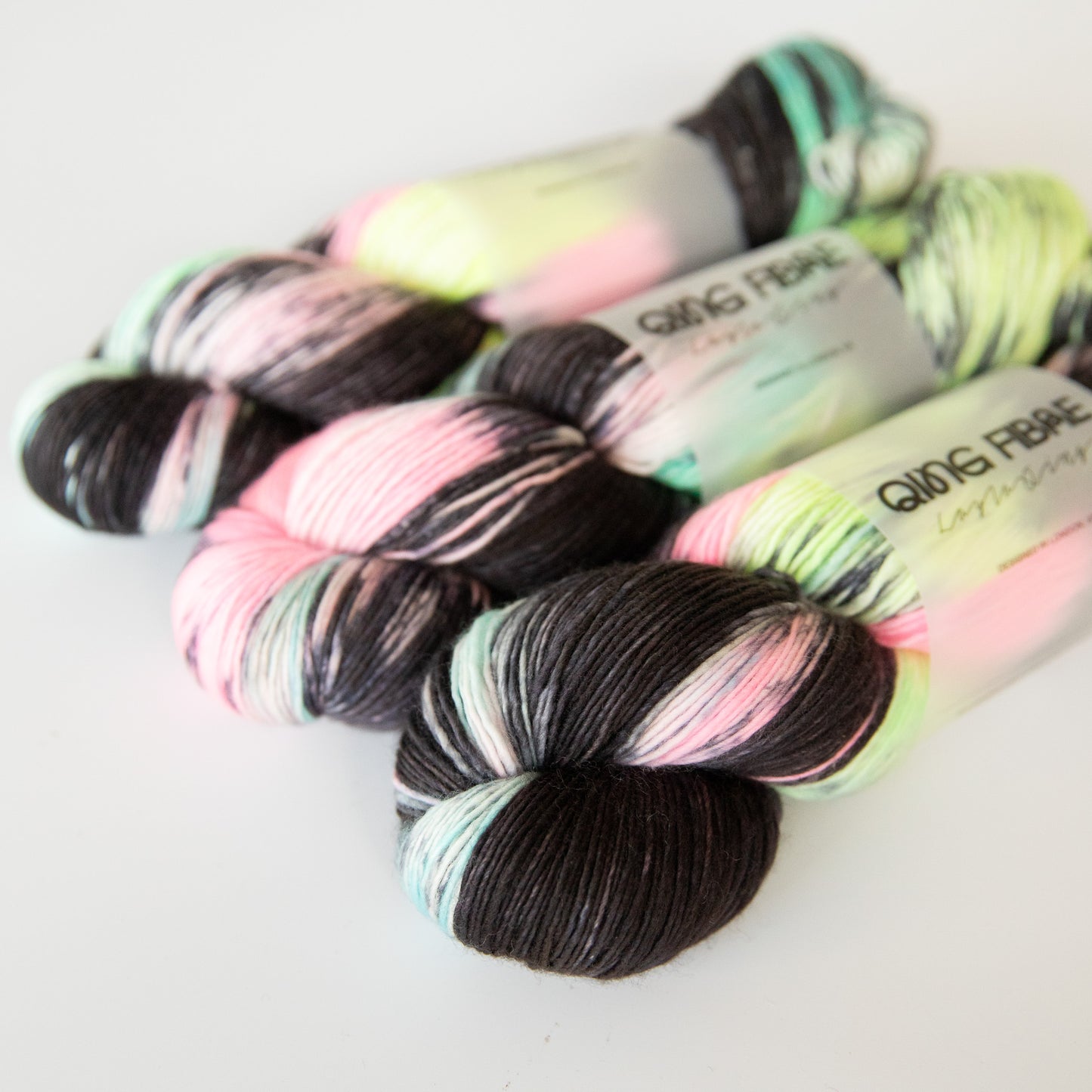 Dashing Sassy - Neon Noir