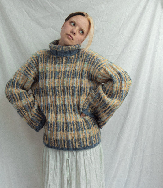 How to choose your Rows Knitwear Off Grid Sweater yarn?