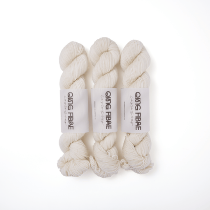 Dashing Fingering 50g - Porcelain