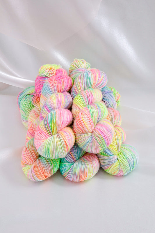 PRE-ORDER Kawaii Alien - Flying Saucer