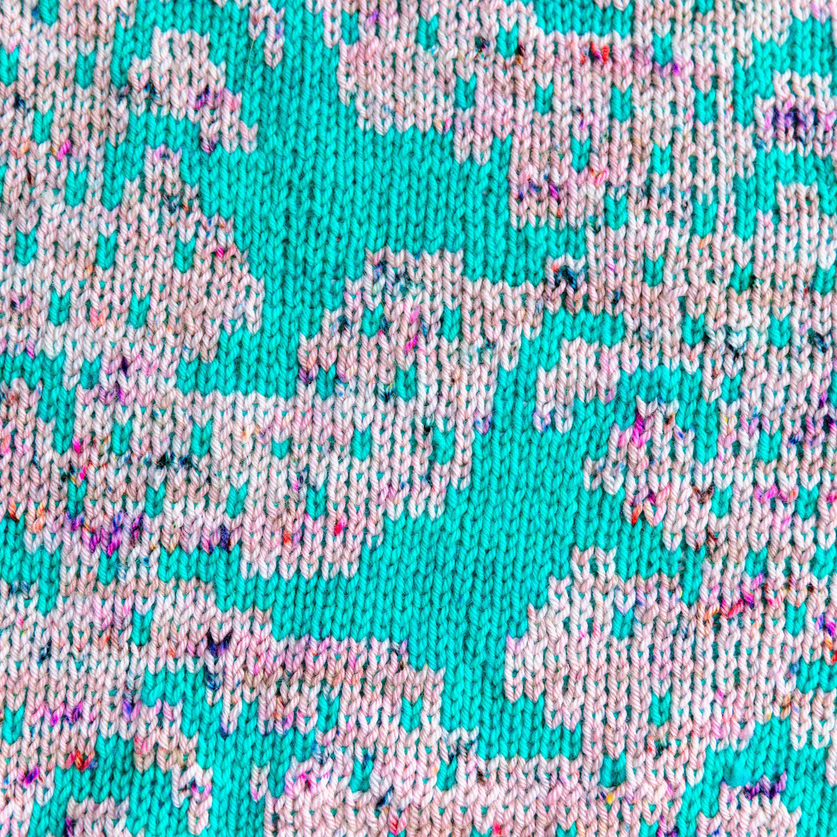 Slasher Poltergeist Scarf Knitting Kit – Rose Tinted & Furby