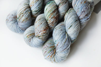 Merino Single Smoke colour detail