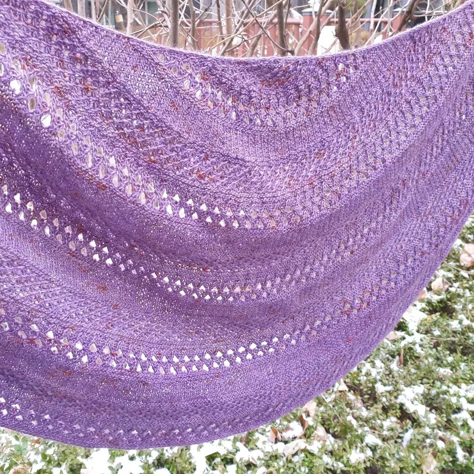 Mingling Daisies Shawl