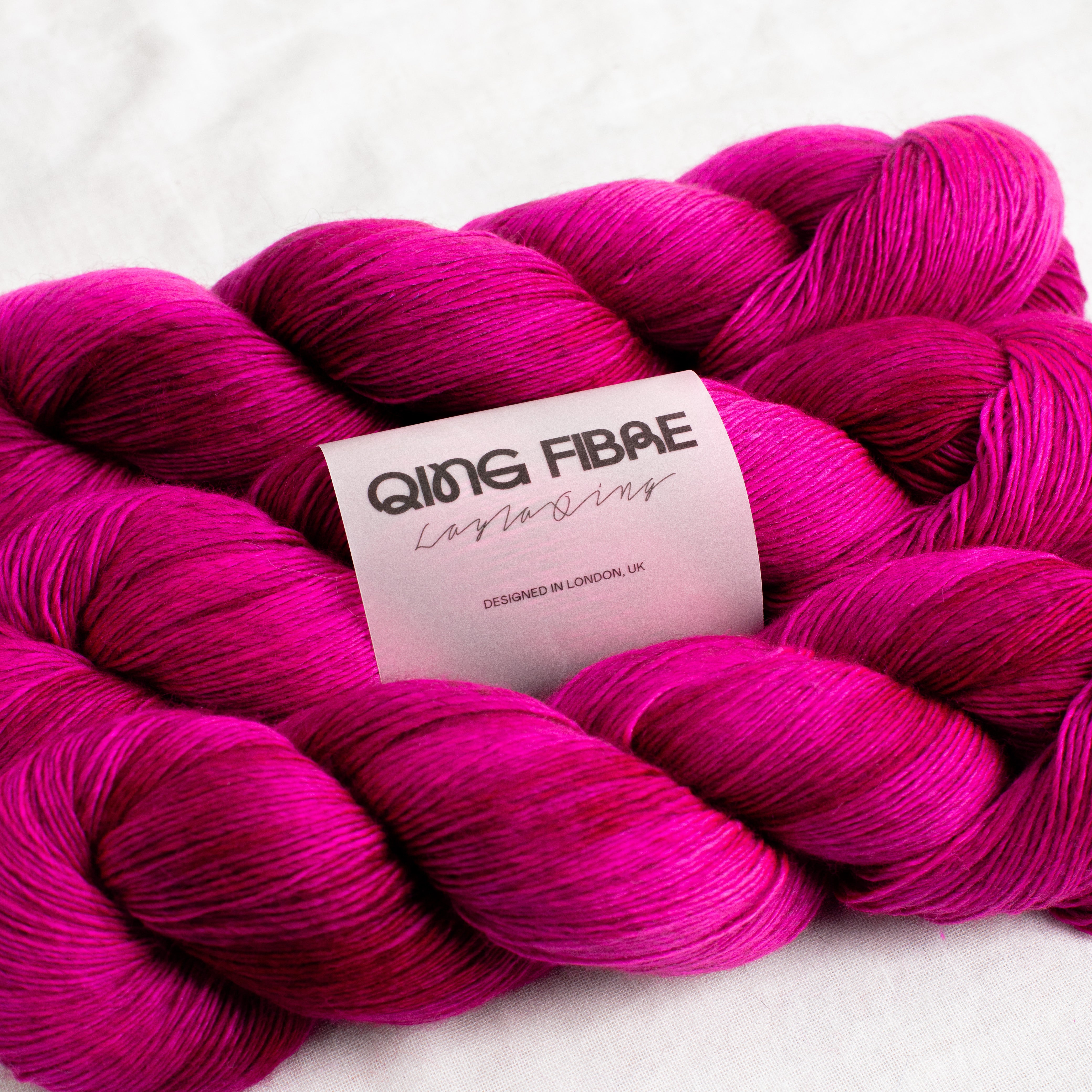 Y.A.R.N ピンク Yak Single - Kiki - Qing Fibre - Hand-Dyed Yarn