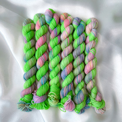 Merino Fingering Mini - Praying Mantis