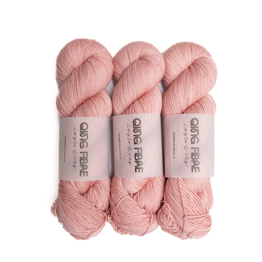 Dashing Fingering - Soft Clay