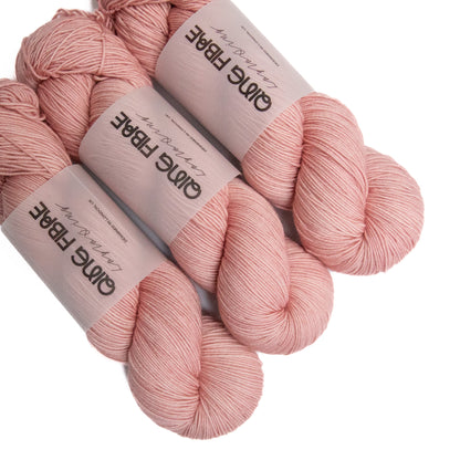 Dashing Fingering - Soft Clay