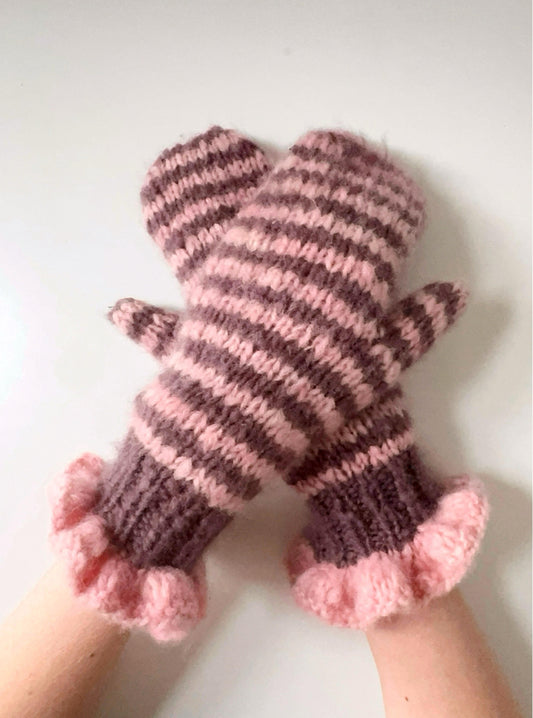 Anxiousgirlknits Frilled to Bits Mitts Kit - Super Floof DK - Raven and Soft Clay