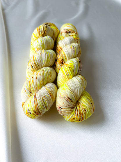 Dashing Fingering - Daffodils